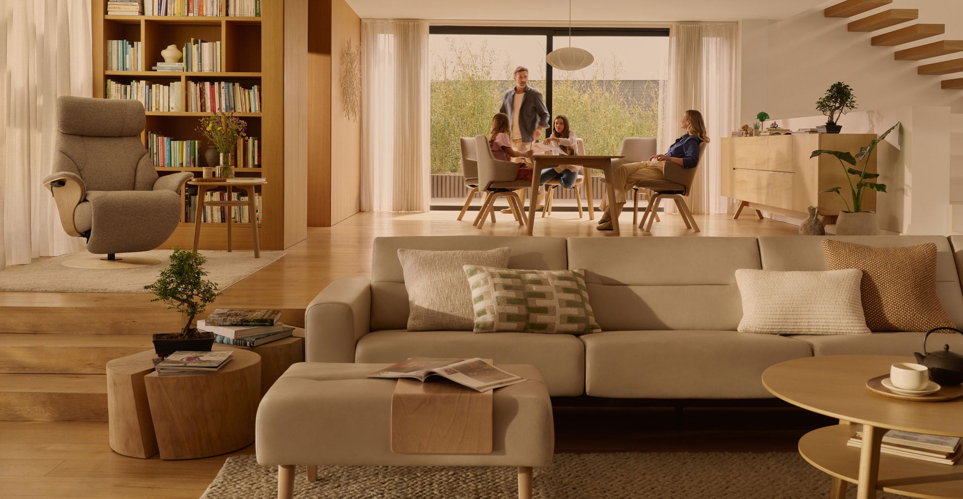 Stressless-Adam-Clover_Stressless-Stella-Velaro_Stressless-Laurel-Calido_01